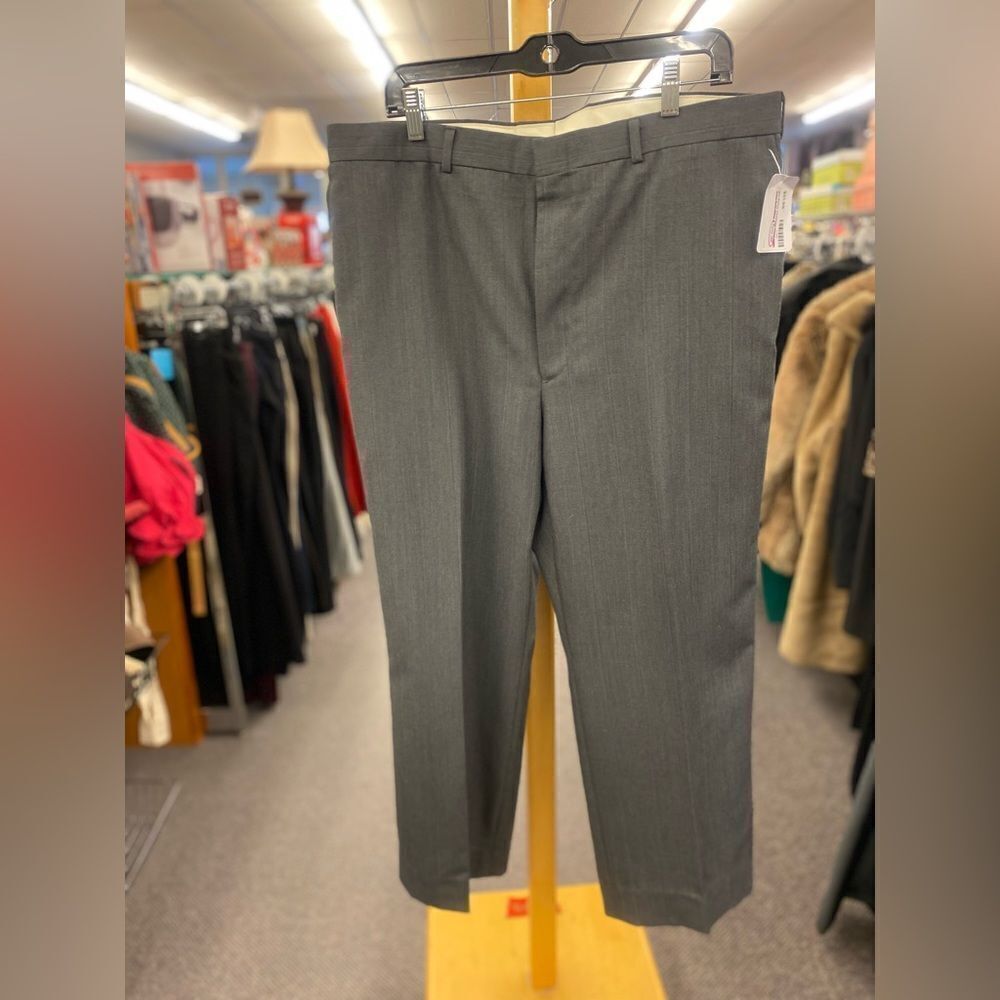 🛍️ Hardwick Clothing Mens 46R Gray Pants 38R